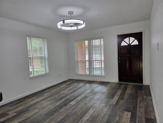 Foto del edificio - 839 Wax Myrtle Ln