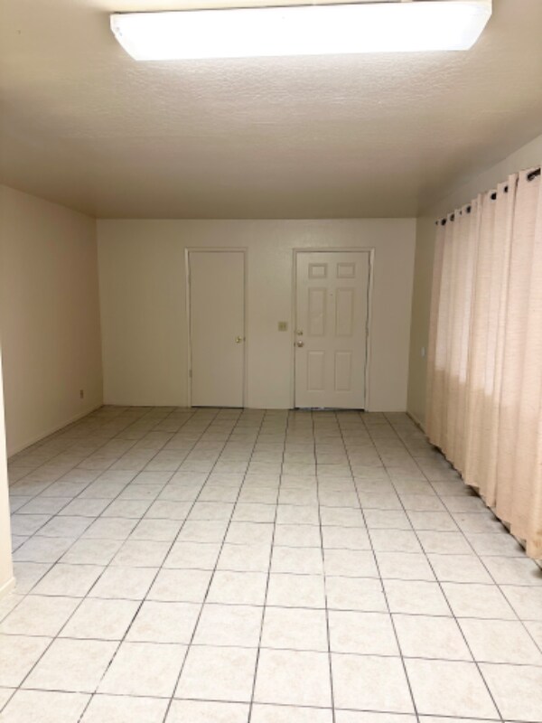 Building Photo - 1441 Boucher St