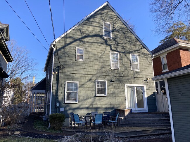 Building Photo - 161 E Oakland Ave