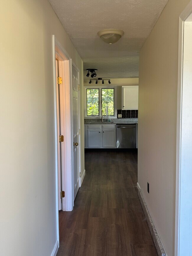 Entry - 109B County Rd