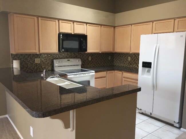 Building Photo - 9977 E Paseo San Ardo