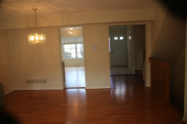 Building Photo - 1803 Autumn Frost Ln