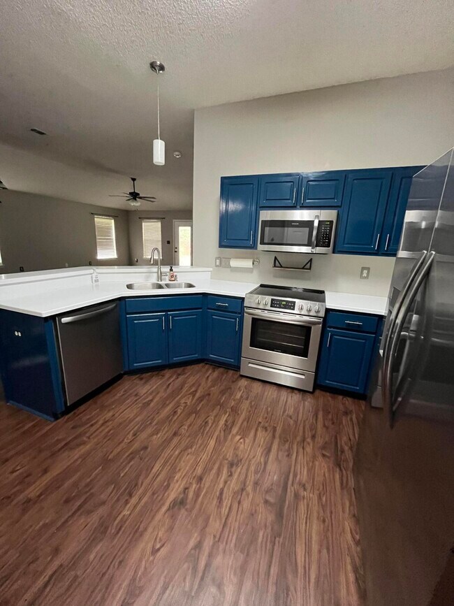 Building Photo - 917 Lajolla Ln