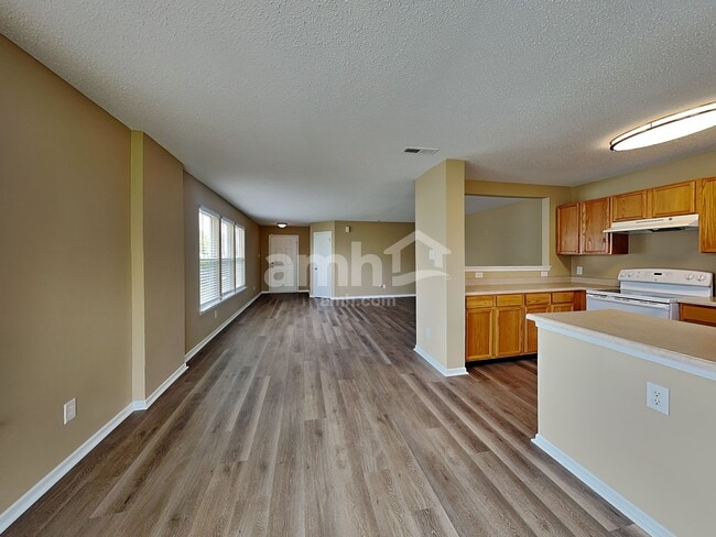 Building Photo - 6898 W Raleigh Dr