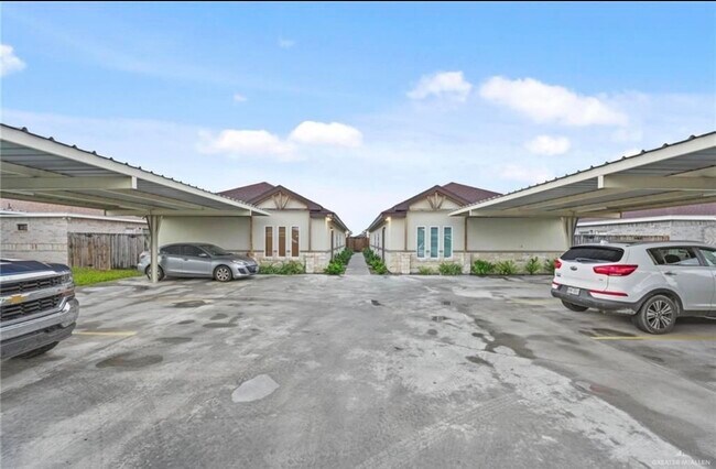 Foto del edificio - 908 W La Pointe Ave