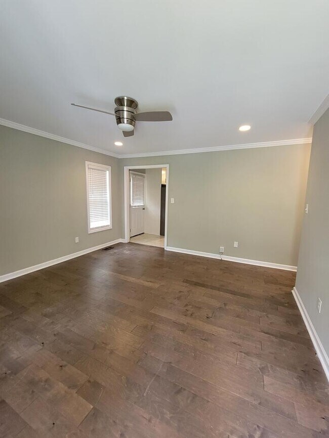 Building Photo - 5945 Sandy Run