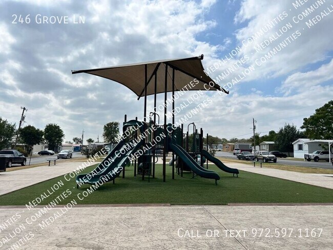 Foto del edificio - 246 Grove Ln