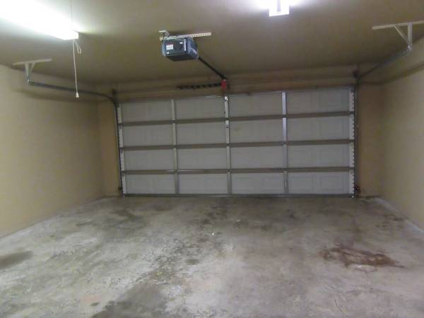 Building Photo - 9007 Shell Cove
