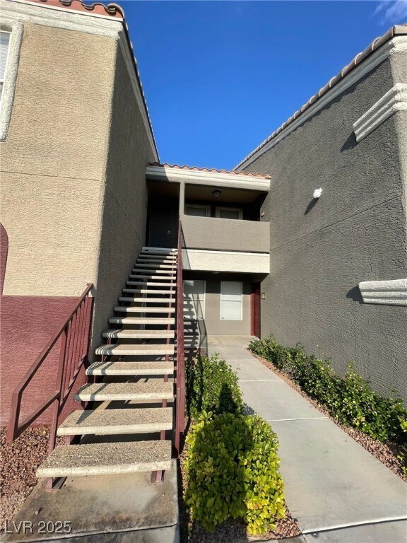 Building Photo - 5055 W Hacienda Ave
