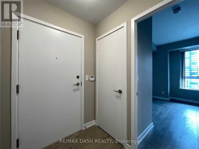 Building Photo - 181 Huron St