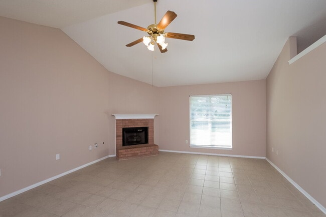 Building Photo - 10173 Oak Run Dr S