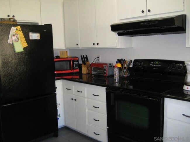 Building Photo - 7700 Parkway Dr