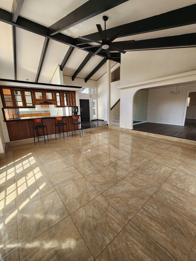 Building Photo - 306 Ekoa Pl