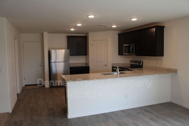Building Photo - 1552 E Inouye Dr