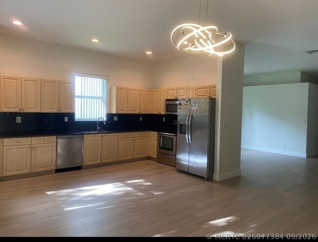 Foto del edificio - 7953 NW 70th Ave
