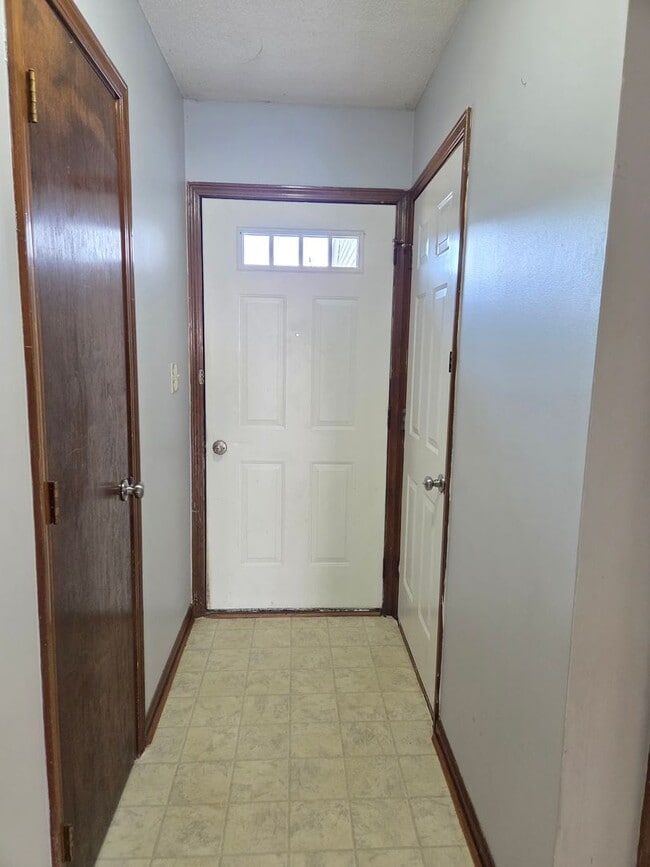 Building Photo - 629 Potomac Ct