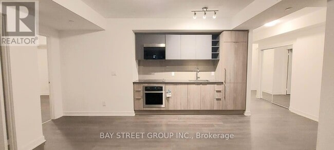 Building Photo - 2033 Kennedy Rd