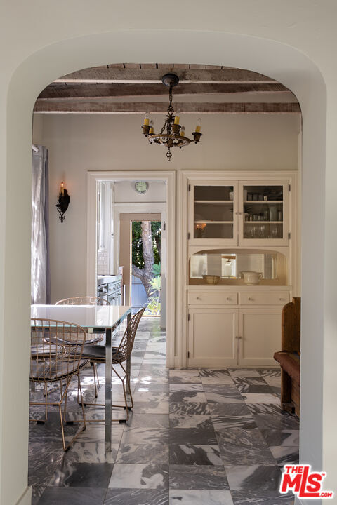Foto del edificio - 8060 Woodland Ln