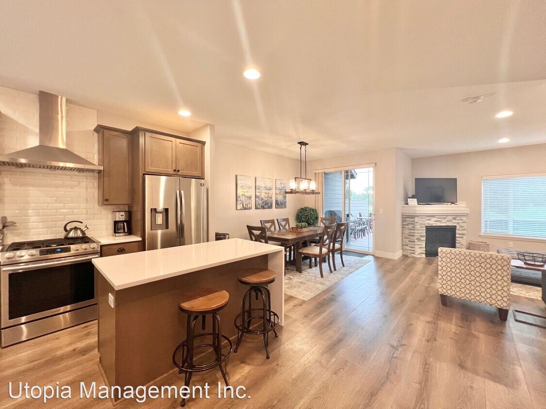 Foto principal - 2 br, 2.5 bath House - 872 Golden Pheasant Dr