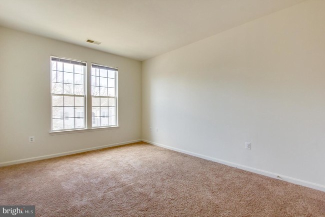 Building Photo - 18300 Feathertree way