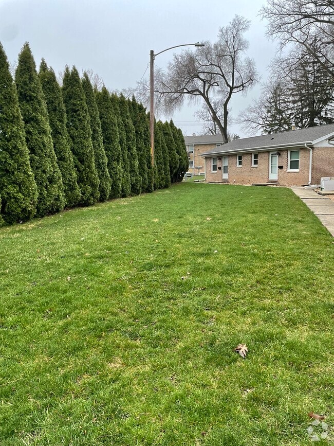 Apartments For Rent in Rochelle IL with Yard 1 Rentals