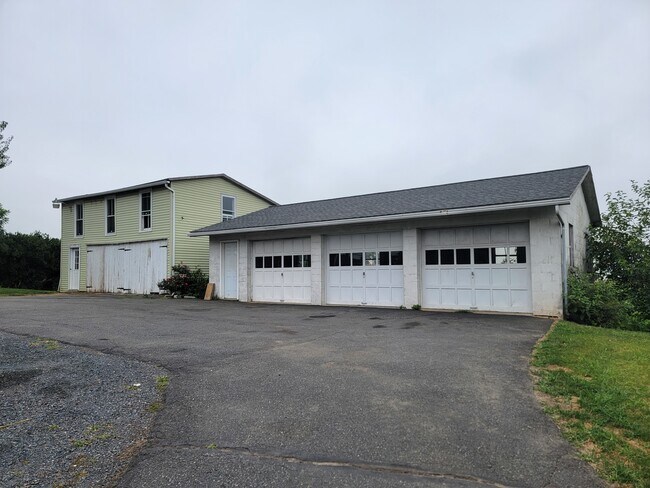 Foto del edificio - 4098 Division Hwy