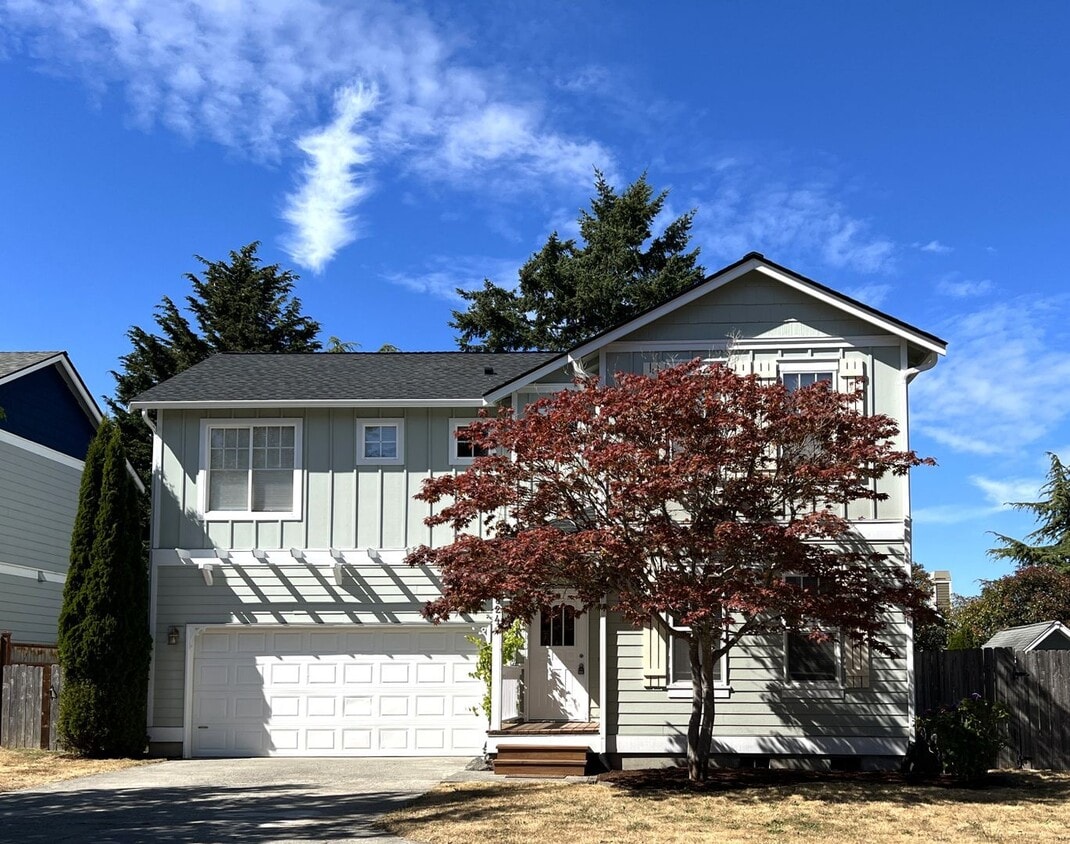 Foto principal - Spacious Craftsman Style Home - Pet Friendly!