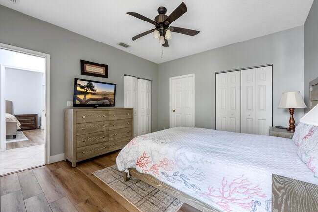 Foto del edificio - 12582 Shoreline Dr