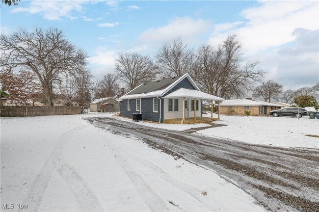 Building Photo - 218 Roxboro Rd