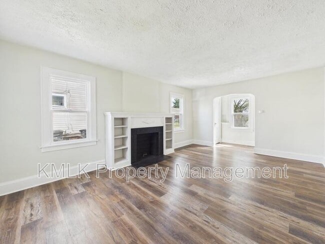 Foto del edificio - 575 Fernwood Dr