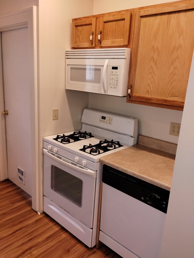 Kitchen 3 - 1140 E Dayton