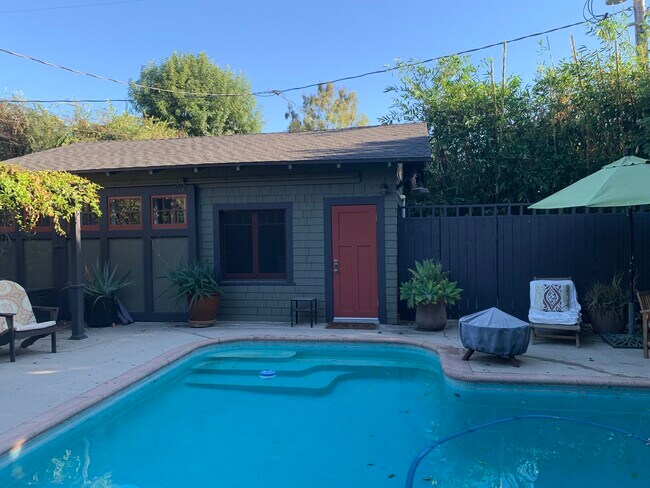 Exterior - 1711 Hope St