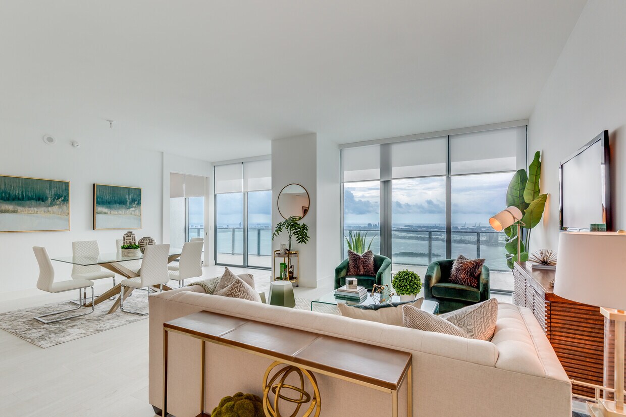 Foto principal - 650 NE 32nd St