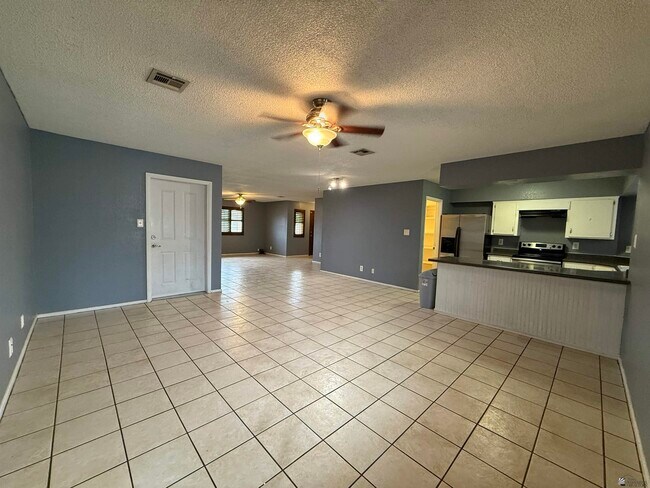 Building Photo - 1356 S 41st Ave