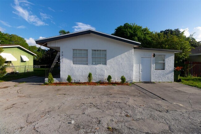 Building Photo - 2921 NW 25th St