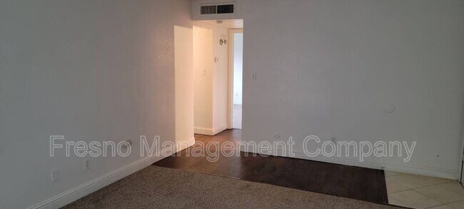 Foto del edificio - 1529 E Fedora Ave