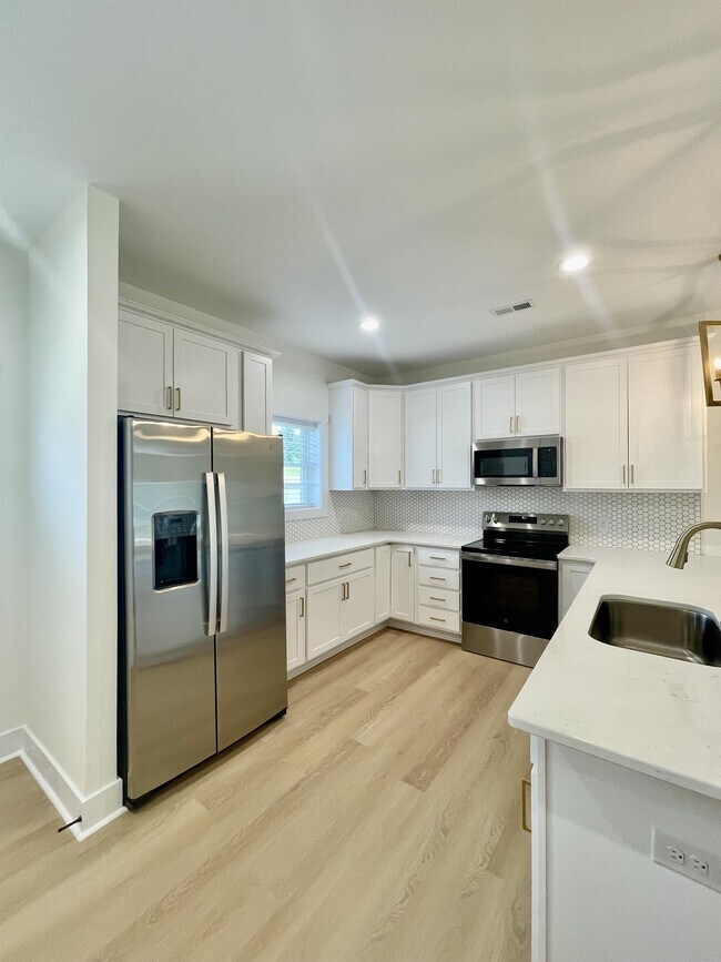 Foto del edificio - 556 Leesville Rd