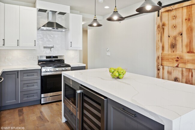 Foto del edificio - 5320 N Moody Ave