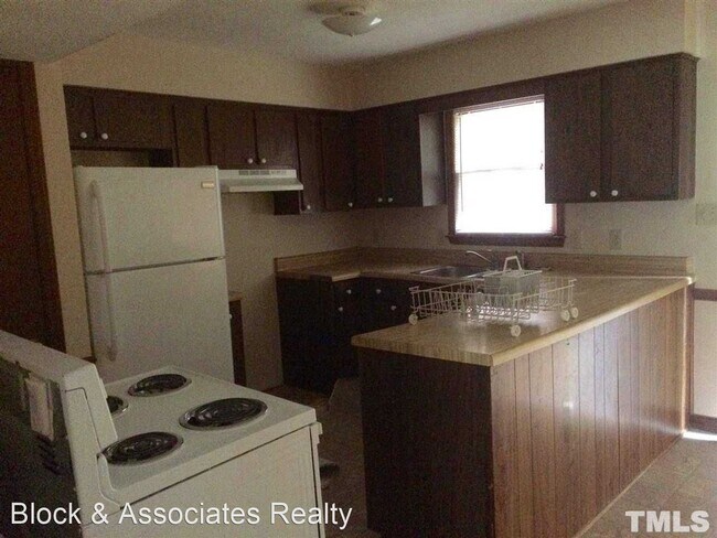 Foto del edificio - 3 br, 2 bath House - 8745 Chapel Hill Road