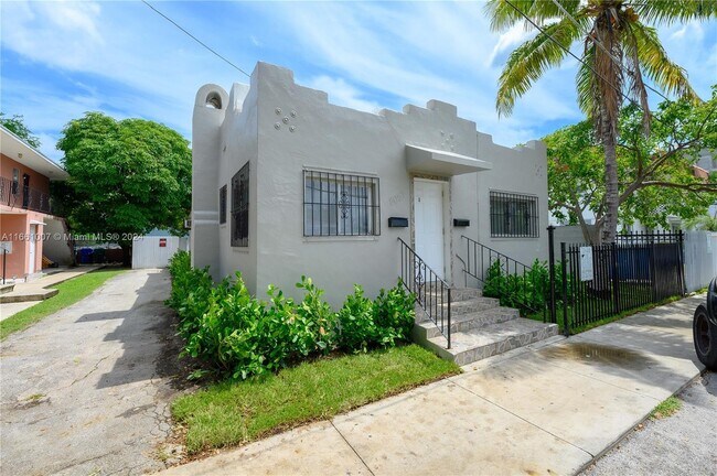 Foto del edificio - 8057 NE 1st Ave