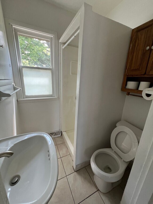 Building Photo - Introducing our newly remodeled 2 Bed 1 Ba...