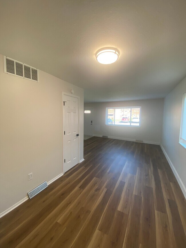 Foto del edificio - 1616 Ridgewick Dr