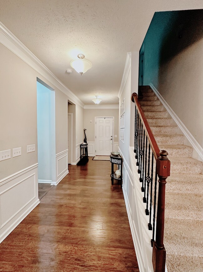 Building Photo - 96 Garnett Cir