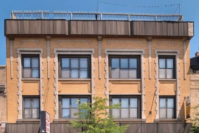 Exterior - 2727 N Clark