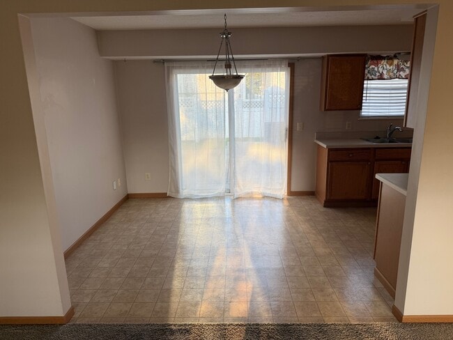 Dining Room - 6186 New Albany Rd W