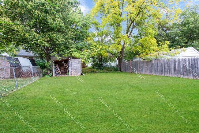 Foto del edificio - 1130 W Atherton Rd