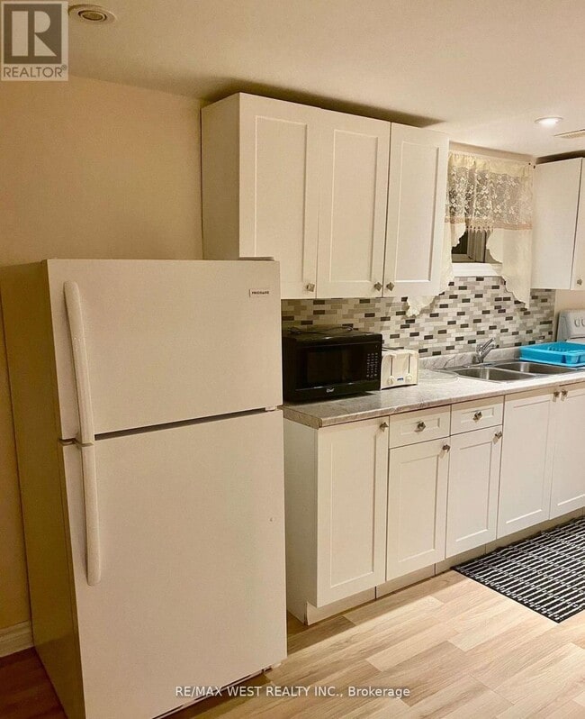 Building Photo - 18 King George Rd