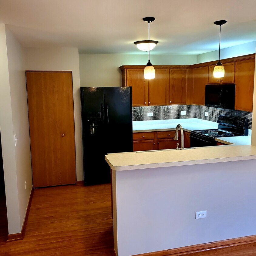 Primary Photo - 1464 McClure Rd