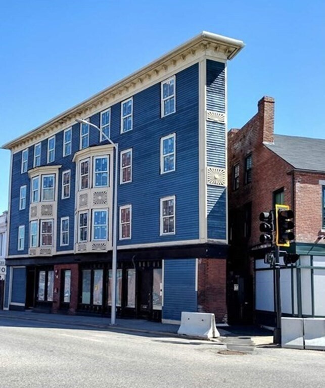 18 Appleton St Unit 3, Lowell, MA 01852 Apartment for Rent in Lowell