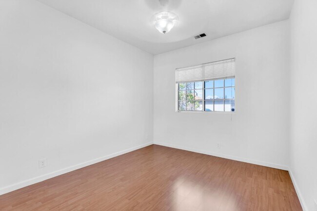Foto del edificio - 819 15th St